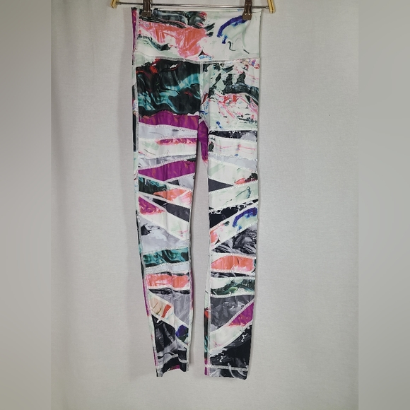 Lululemon High Times Pant Pigment Wave Multi / Biggie Pigment Wave White Black 4 - Picture 3 of 7